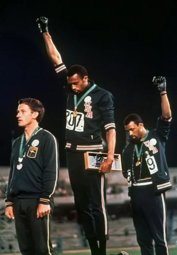 Podium Jeux Olympique de Mexico de 1968- protestation pour les droits de l'Homme